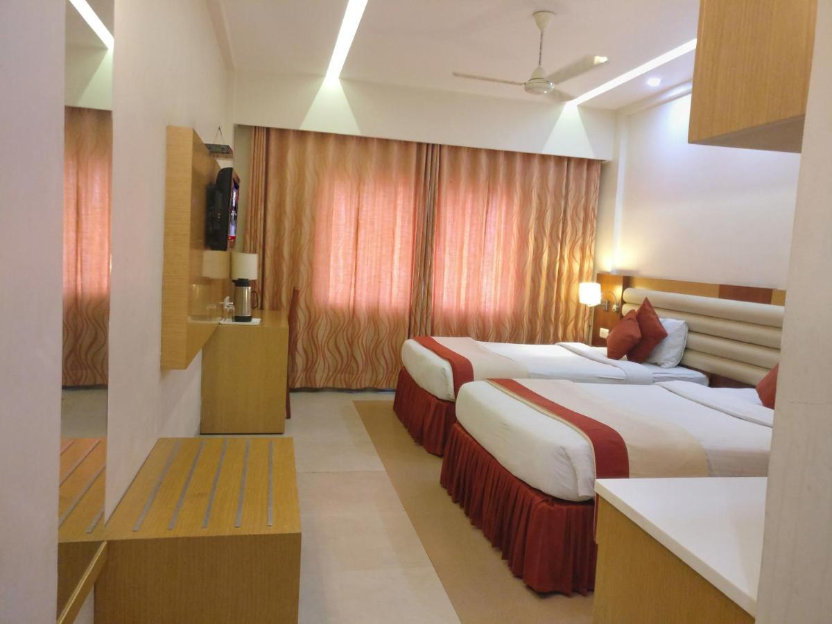 Hotel Mb International Palace Side Mysore Exterior foto